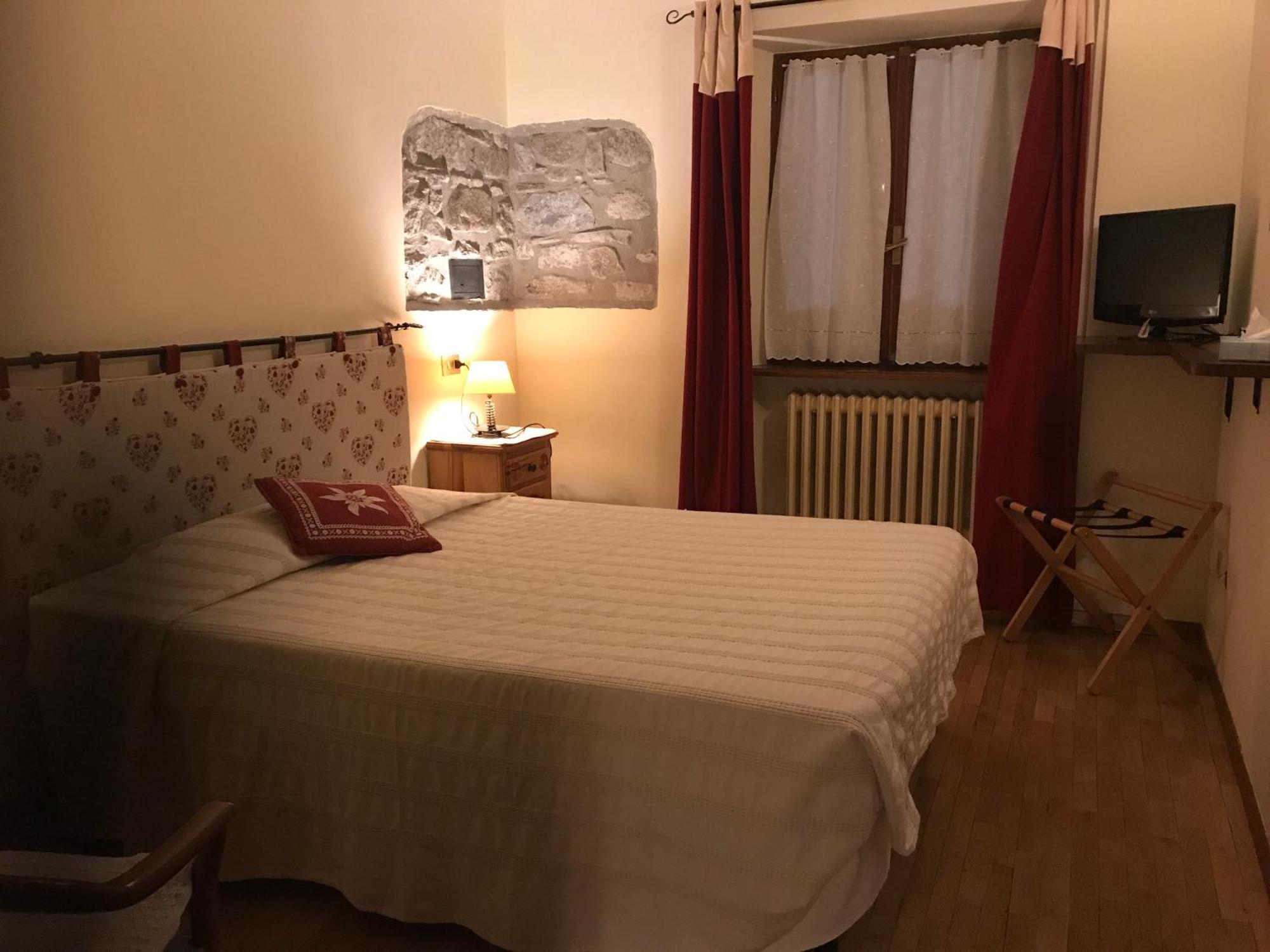 Maison Laurent Hotel 3*