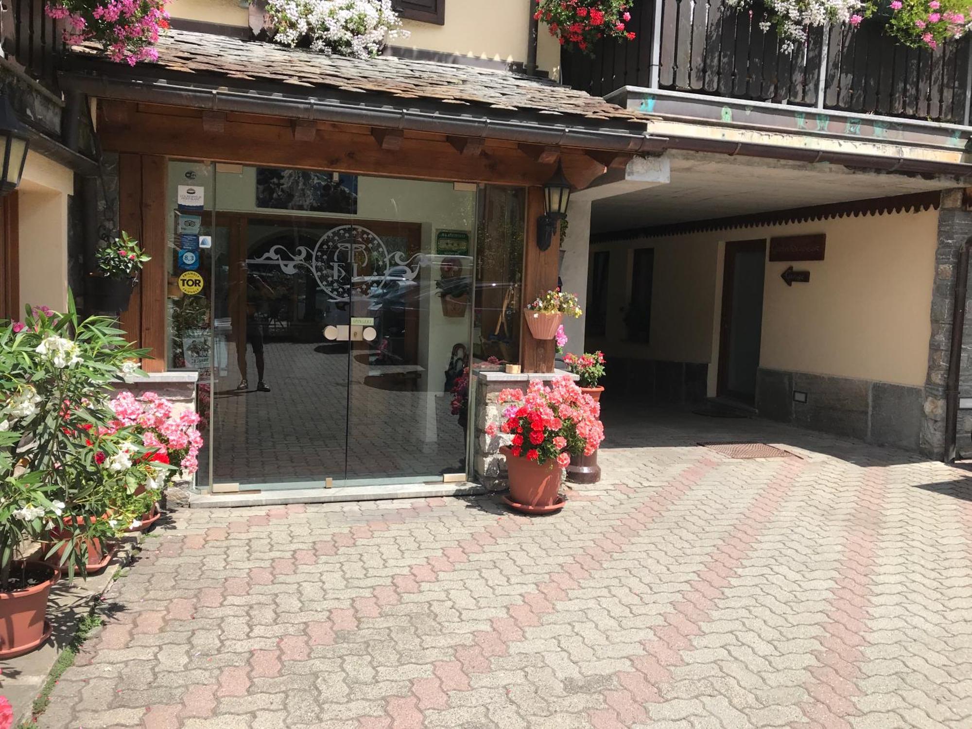 Maison Laurent Hotel 3*